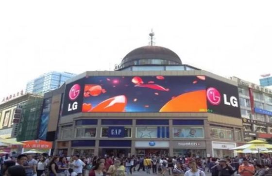 ROHS P8mm Outdoor Led Video Screen led panel tampilan iklan Keren Suhu Rendah