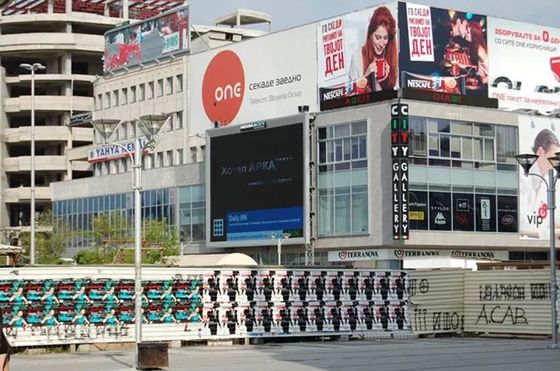 10000nits Kecerahan Tinggi Outdoor Advertising Billboard layar LED 960x960mm